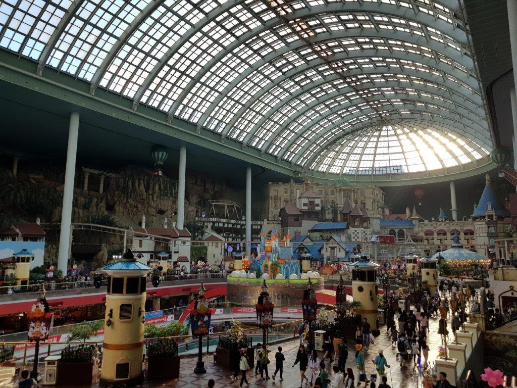 View over the mostly indoor Lotte World Theme Park in Seoul